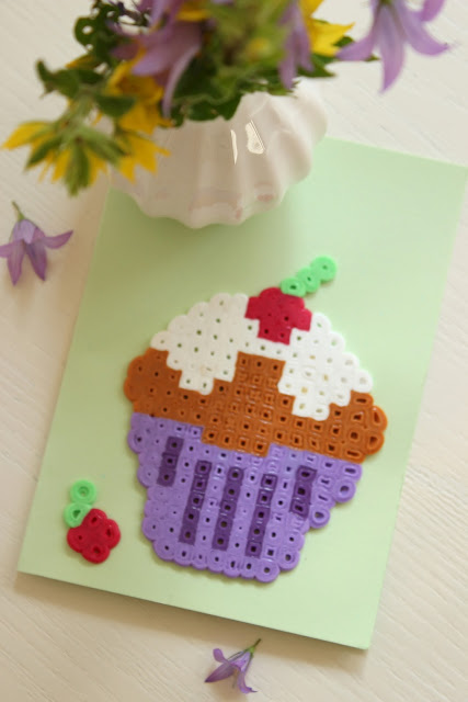 Glückwunschkarten mit Bügelperlen gestalten