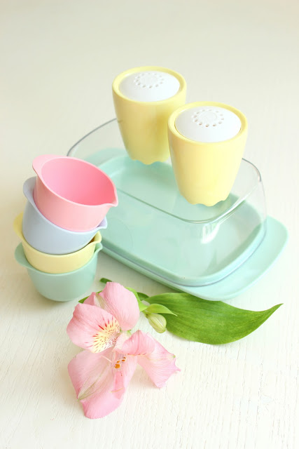 Pastelliges Frühstück + Schokoladenbrötchen Rezept