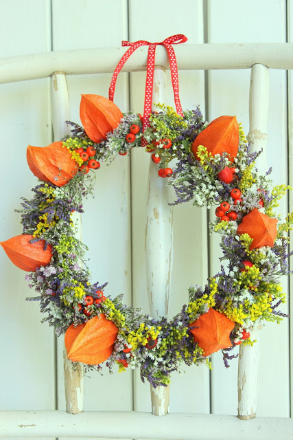 Herbstgefühle + einen Blumenkranz binden