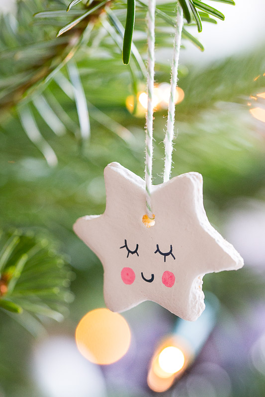 Anhänger für Weihnachtsbaum und Geschenke aus Salzteig selber machen