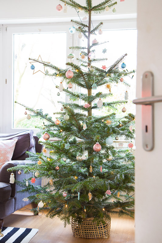 Anhänger für Weihnachtsbaum und Geschenke aus Salzteig selber machen