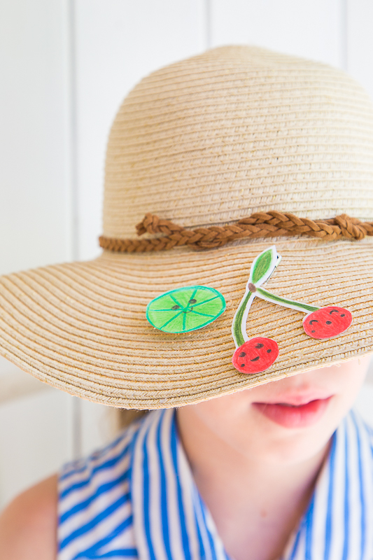 Bunte Pins selber machen - basteln mit Kindern