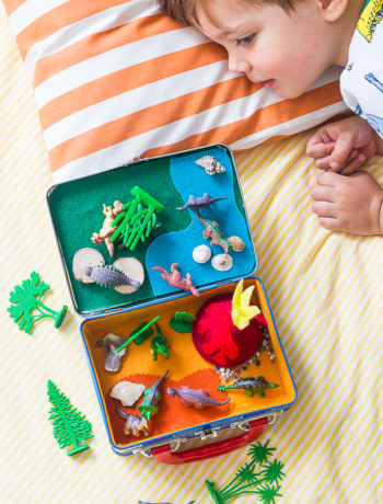 Mini Dino-Welt im Koffer für Unterwegs