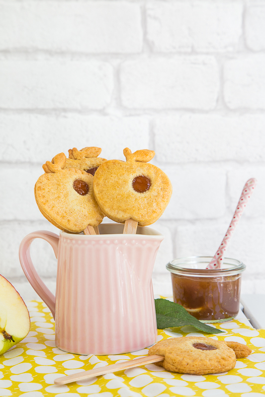 Keks am Stiel mit fruchtiger Apfelbutter