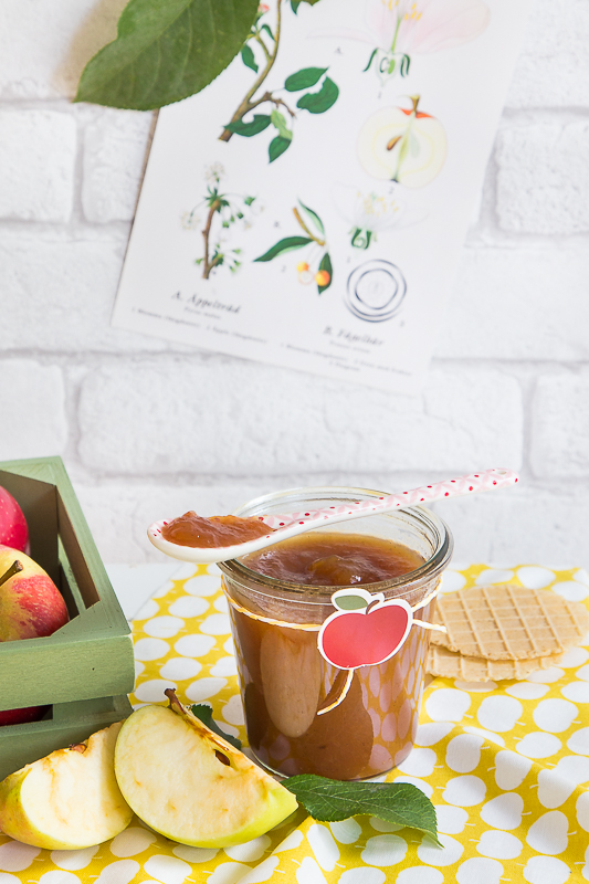 Keks am Stiel mit fruchtiger Apfelbutter