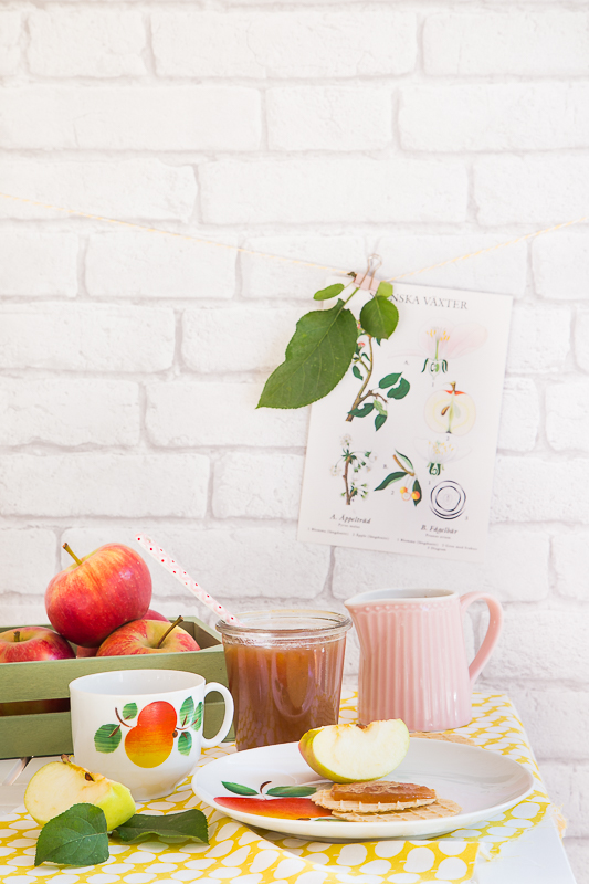 Keks am Stiel mit fruchtiger Apfelbutter