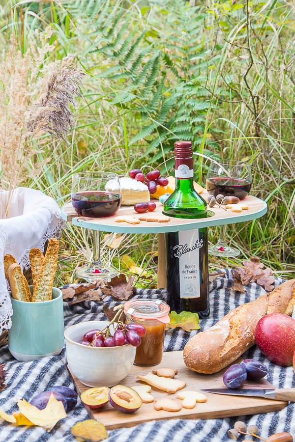 Idee für's Herbstpicknick - praktischer Mini-Tisch zum Selberbauen
