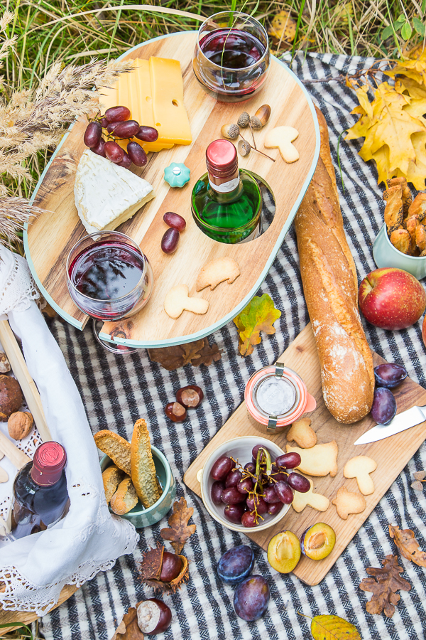 Idee für's Herbstpicknick - praktischer Mini-Tisch zum Selberbauen