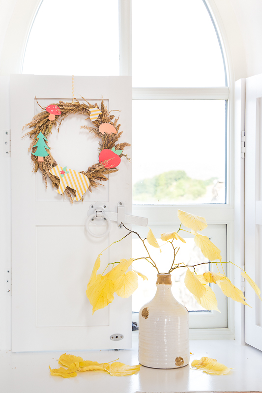 Einen Herbstkranz im skandinavischen Stil selbst gestalten