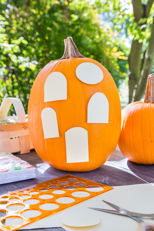 Kürbis kreativ gestalten mit Serviettentechnik