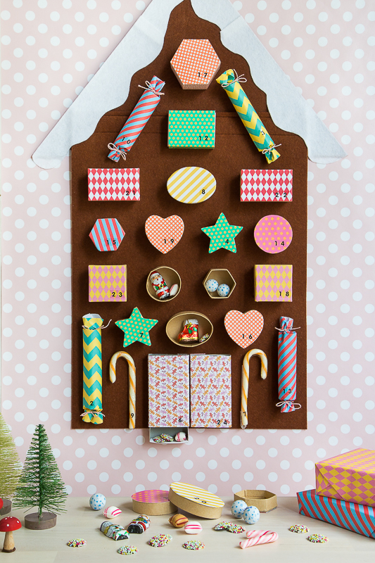 Ein märchenhafter Adventskalender als Lebkuchenhaus