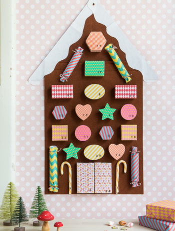 Ein märchenhafter Adventskalender als Lebkuchenhaus