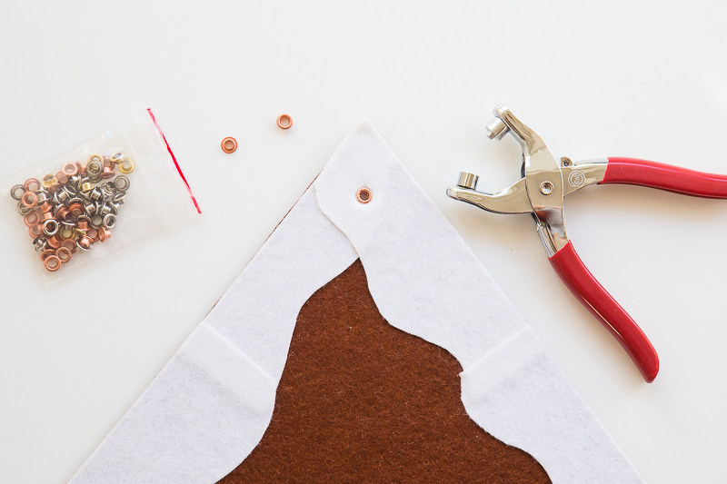 Ein märchenhafter Adventskalender als Lebkuchenhaus