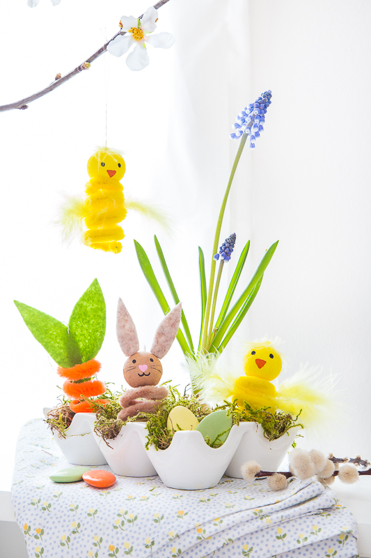 Bastelidee mit Pfeifenreiniger - Anhänger für den Osterzweig