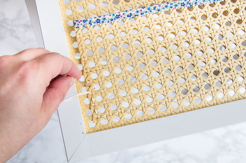 DIY Pinnwand aus Wiener Geflecht basteln