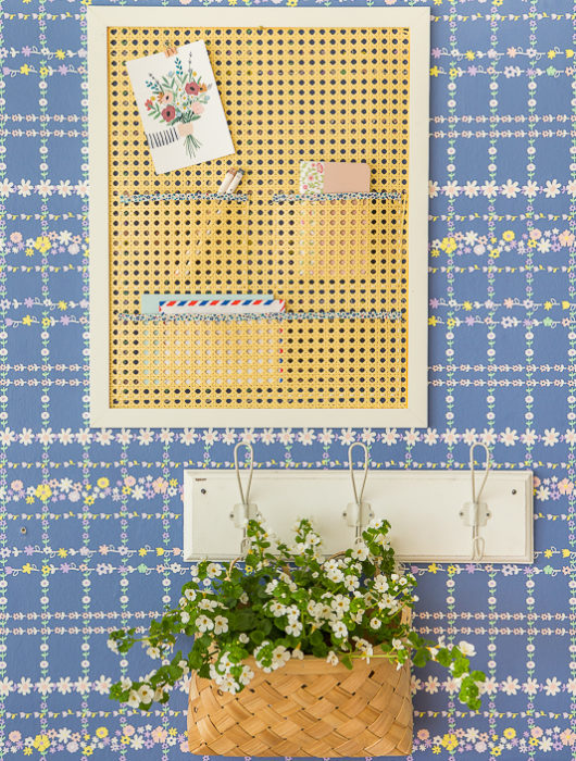 DIY Pinnwand aus Wiener Geflecht basteln