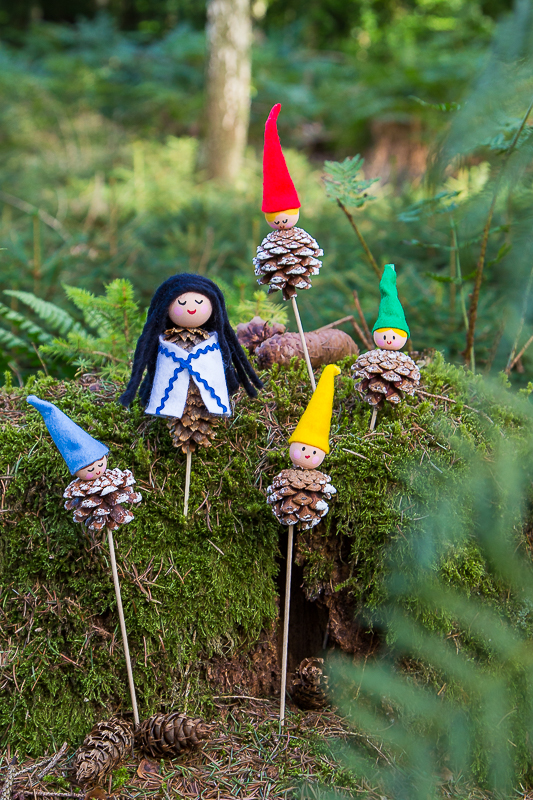 Märchenhaftes Basteln mit Tannenzapfen