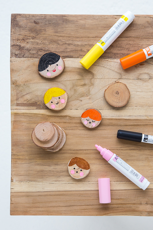 DIY Weihnachtsanhänger - Basteln mit Baumscheiben