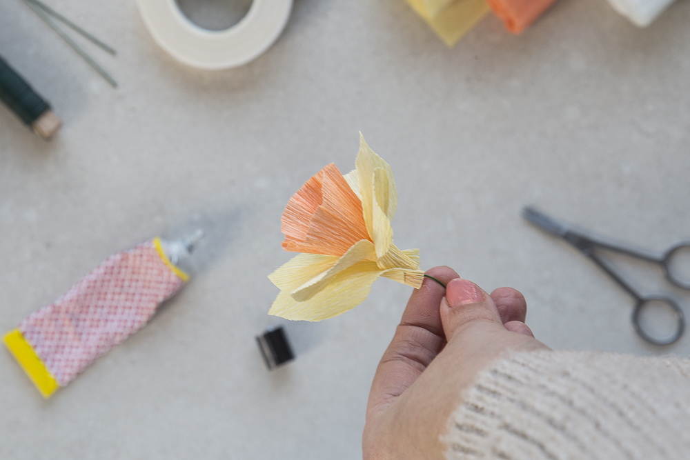 Frühlingshafte Dekoideen mit Papierblumen