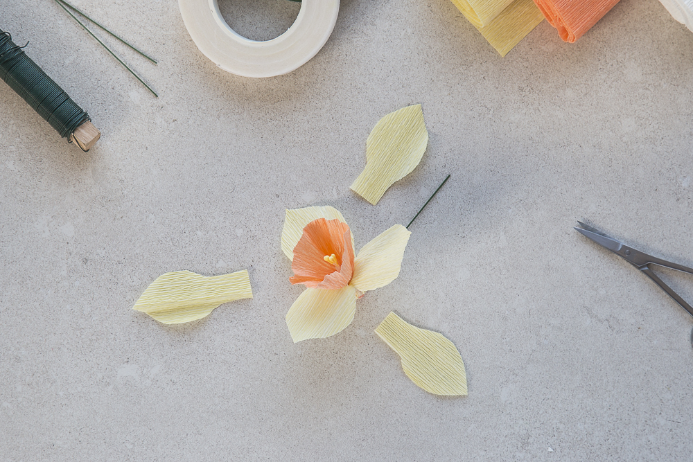 Frühlingshafte Dekoideen mit Papierblumen